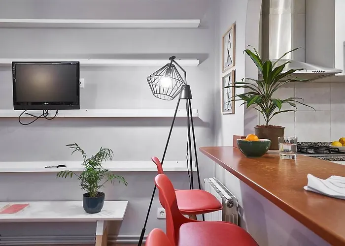 Bebarceloner Eixample Apartments - 2 Bedrooms