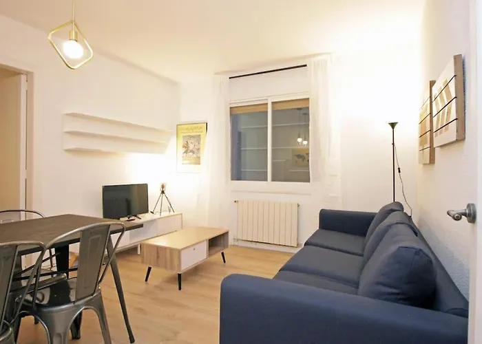 Bebarceloner Eixample Apartments - 2 Bedrooms