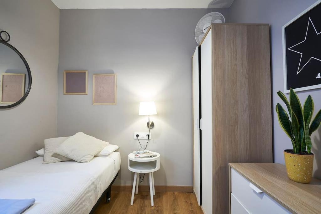 Bebarceloner Eixample - 2 Bedrooms Apartament