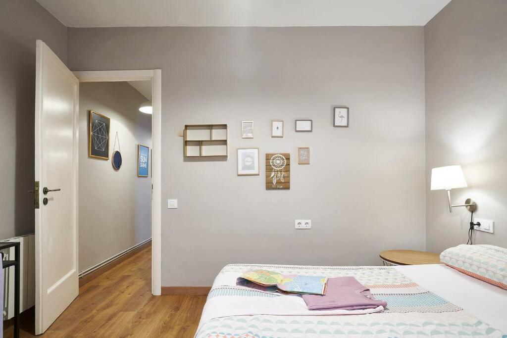 Bebarceloner Eixample - 2 Bedrooms Apartment